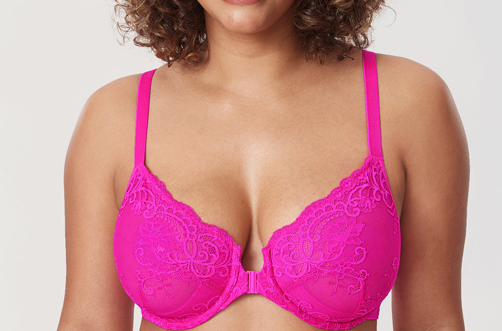 Women's Vintage Lace Front Closure Bra Barely Buff